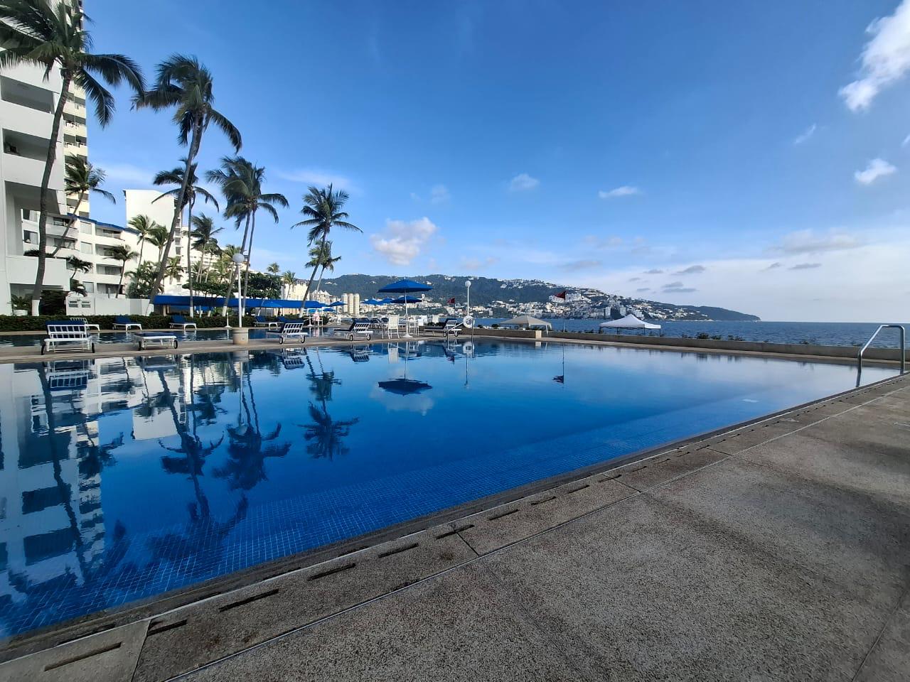 The pool by the sea